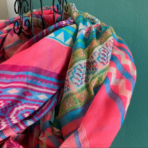 Multi colored print polyester infinity scarf - Picture 4 of 5